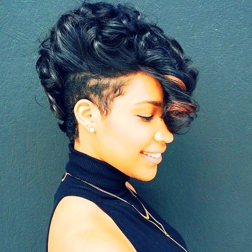 Soft Waves Short Hairstyle for Women